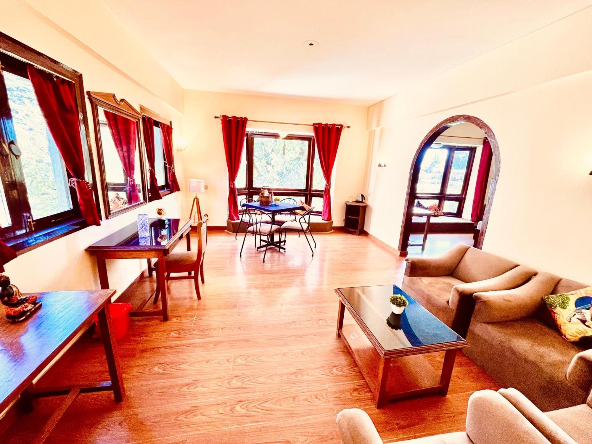 Sagar Resort !! Mountain View ! Luxury Stay ! Family Resort ! Private Parking ! Near Mall Road مايالي المظهر الخارجي الصورة