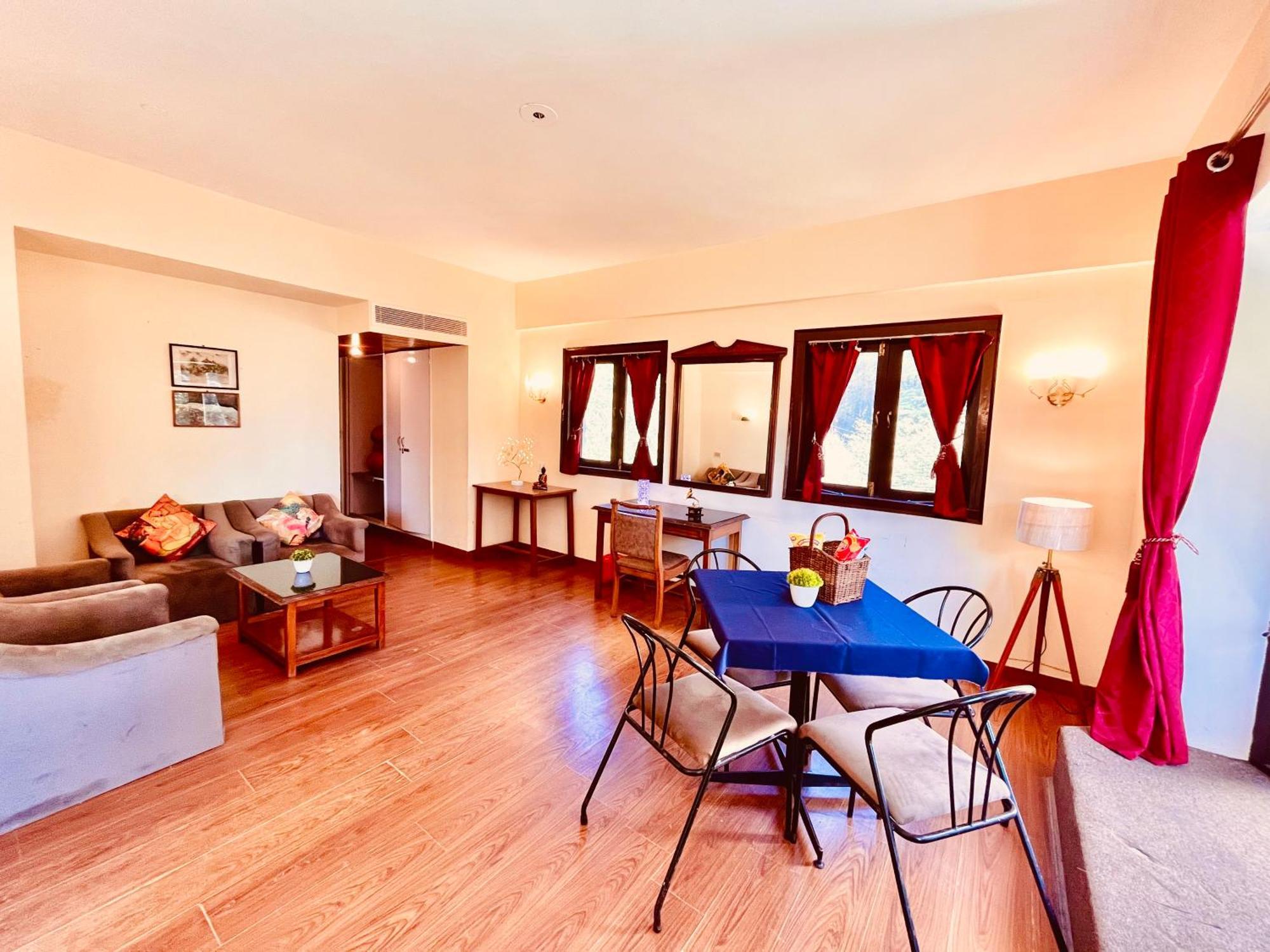 Sagar Resort !! Mountain View ! Luxury Stay ! Family Resort ! Private Parking ! Near Mall Road مايالي المظهر الخارجي الصورة