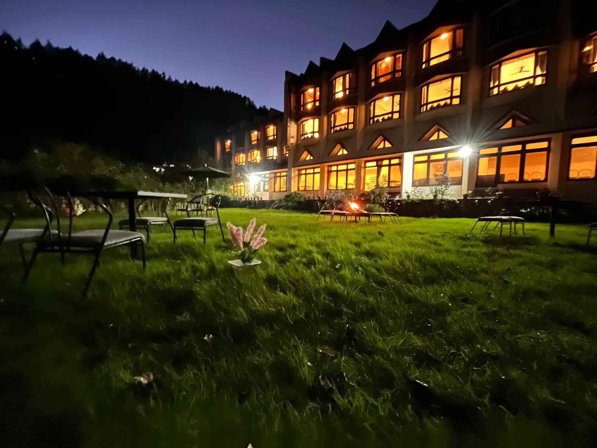 Sagar Resort !! Mountain View ! Luxury Stay ! Family Resort ! Private Parking ! Near Mall Road مايالي المظهر الخارجي الصورة