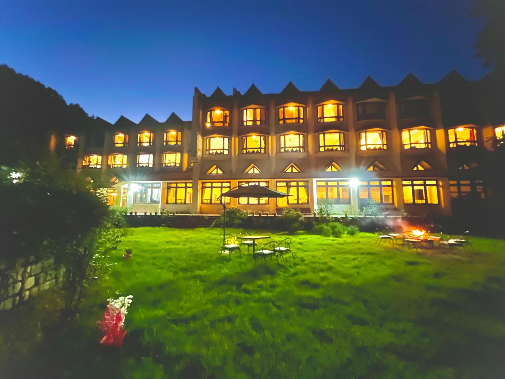 Sagar Resort !! Mountain View ! Luxury Stay ! Family Resort ! Private Parking ! Near Mall Road مايالي المظهر الخارجي الصورة